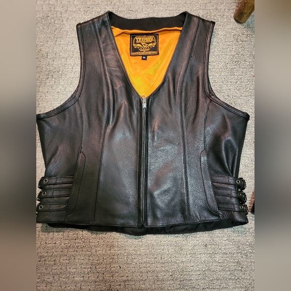 Milwaukee leather vest - Picture 1 of 3